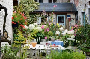 Garden Small Space | GardenersPath.com