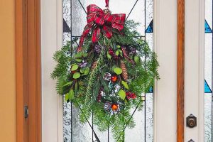 No Time To Make A Christmas Wreath? Try a Swag Instead!