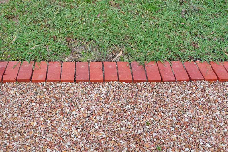 Use Bricks In Garden Design, How To Put Up Landscape Bricks