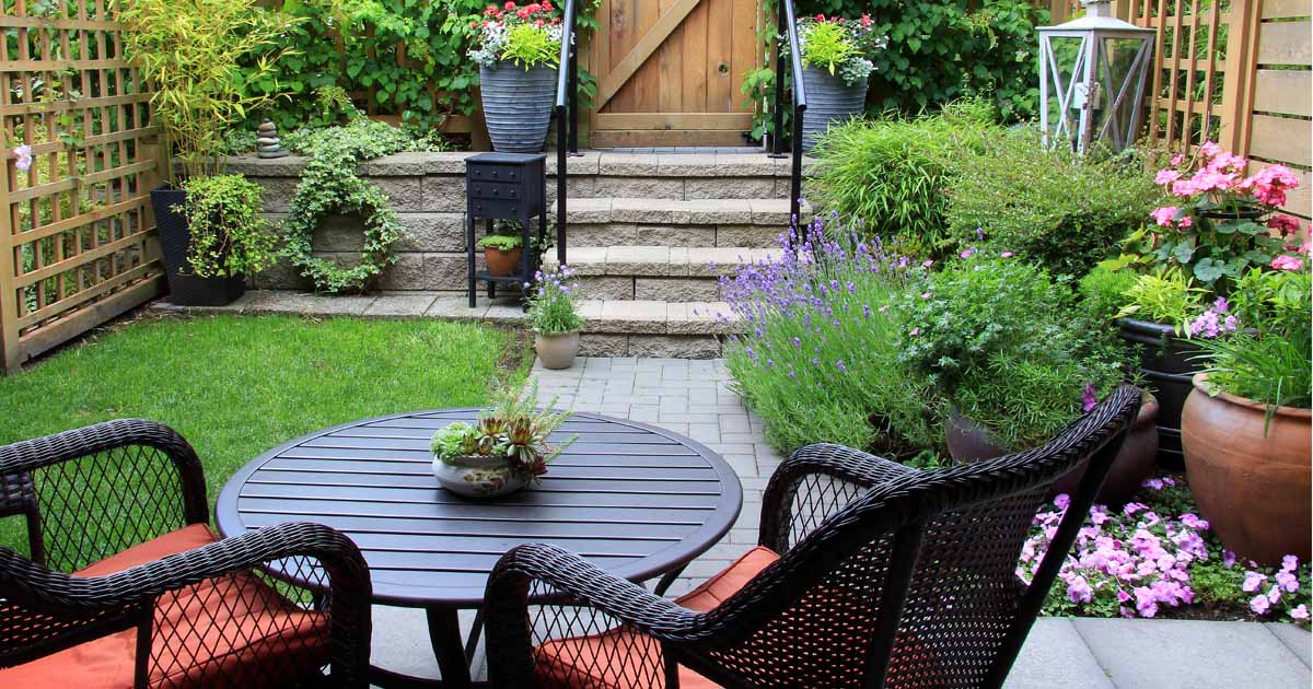 Small Wooden Bench Single Seat Garden Patio Furniture Iron Frame Outdoor Unit 