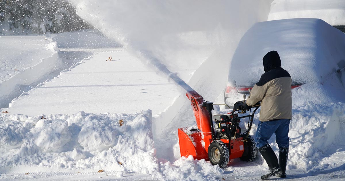 The 5 Best Cheap Snowblowers of 2022 - Gas and Electric Snowblowers